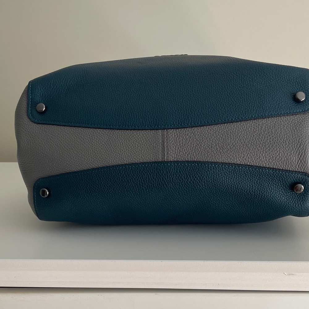 Coach Teal and Black Leather Shoulder Bag - Picture 4 of 6